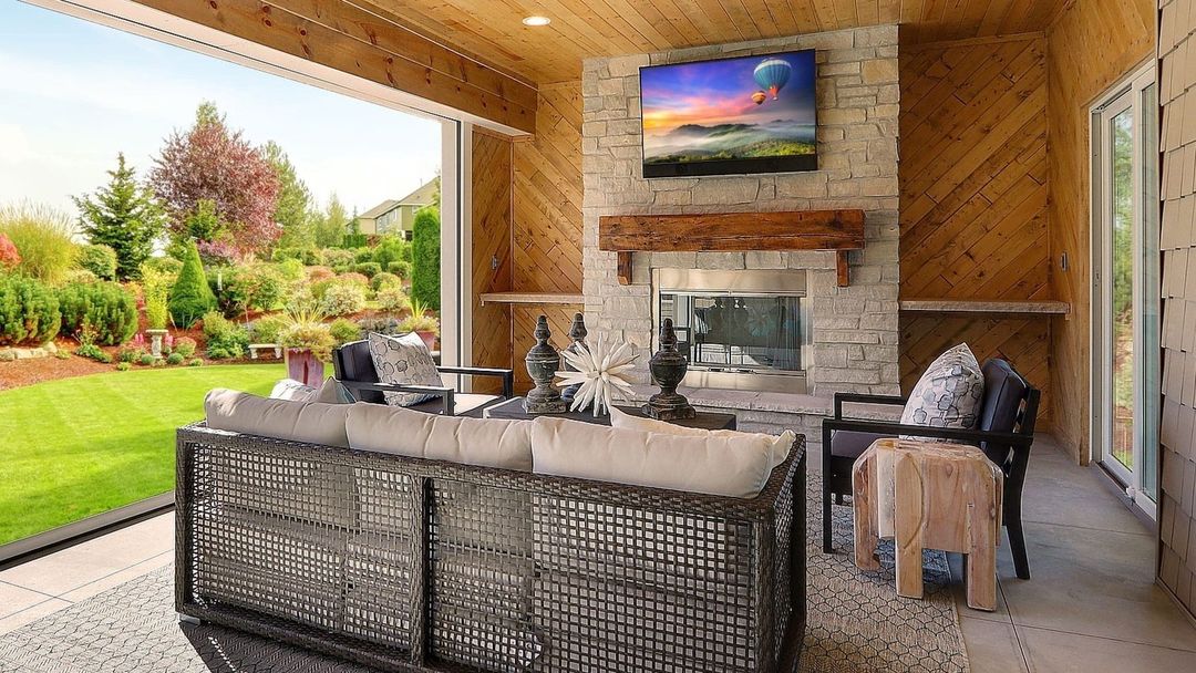 Read more about the article Outdoor TV & Entertainment Center